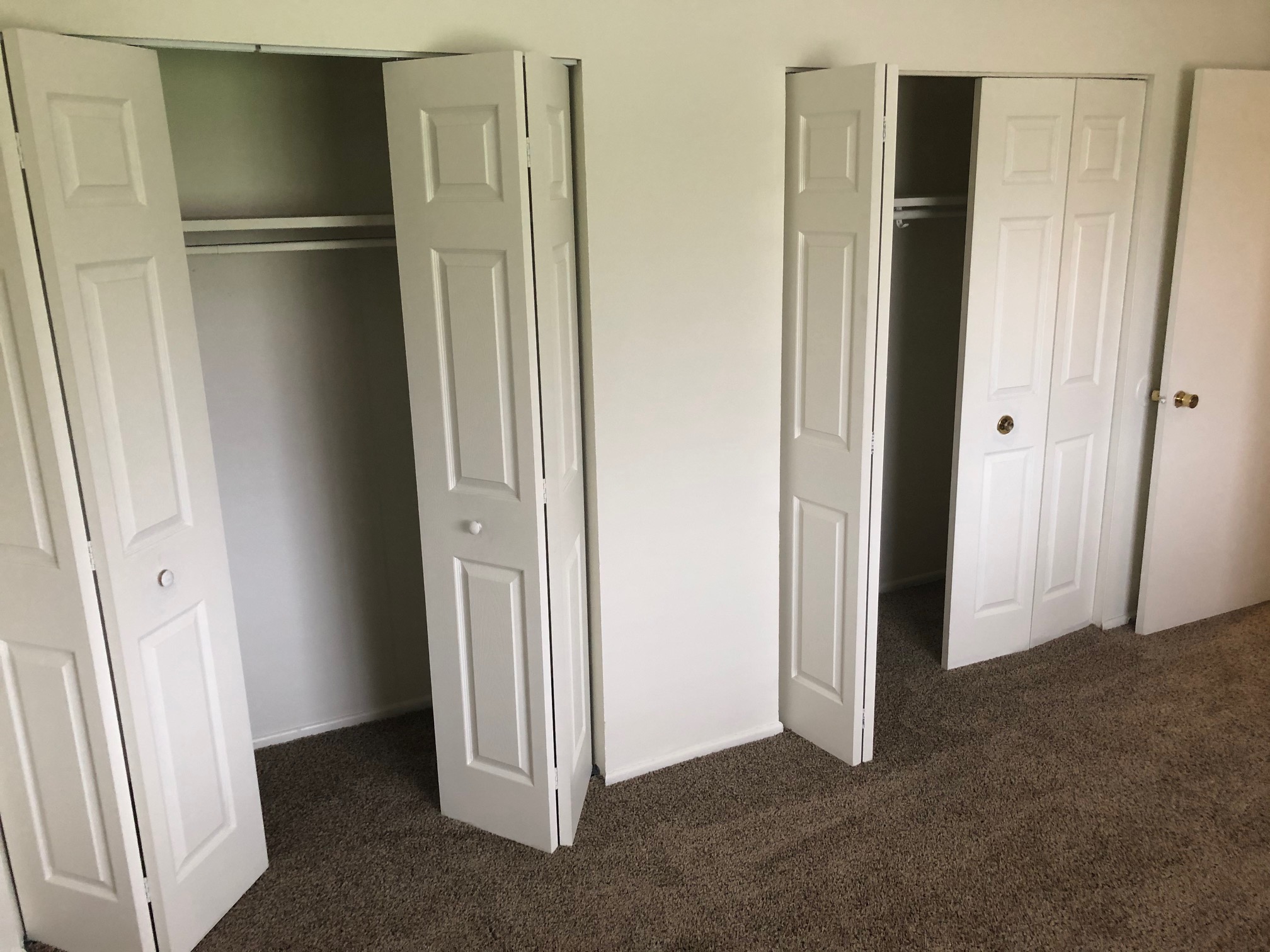 Elkhart Green Apartments closet in Elkhart, IN